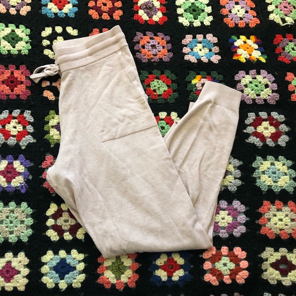 Cozy VS Pink Joggers 💞
